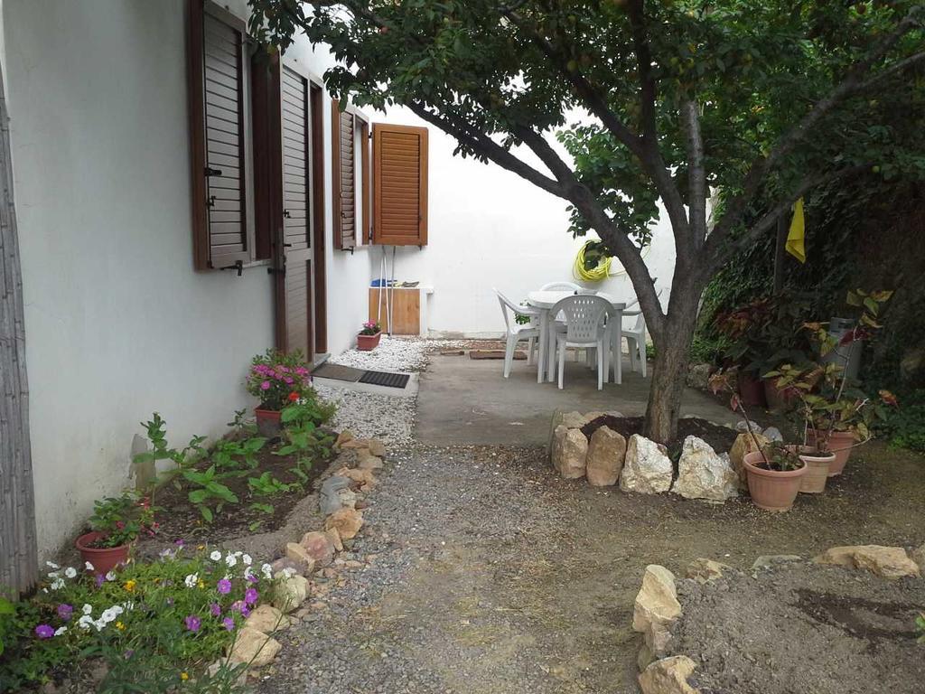 Ferienwohnung Lovely House Nebida Exterior foto